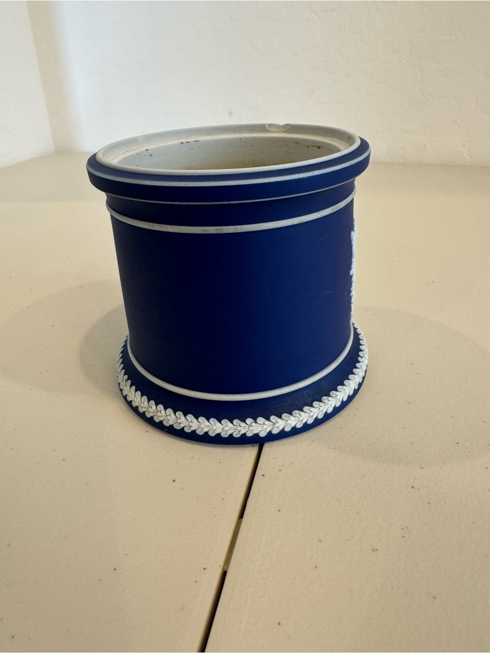 RARE Antique Wedgwood Blue Jasperware Jardinière - Picture 2 of 10